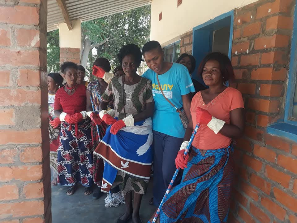 Volunteers at Kayosha Clinic